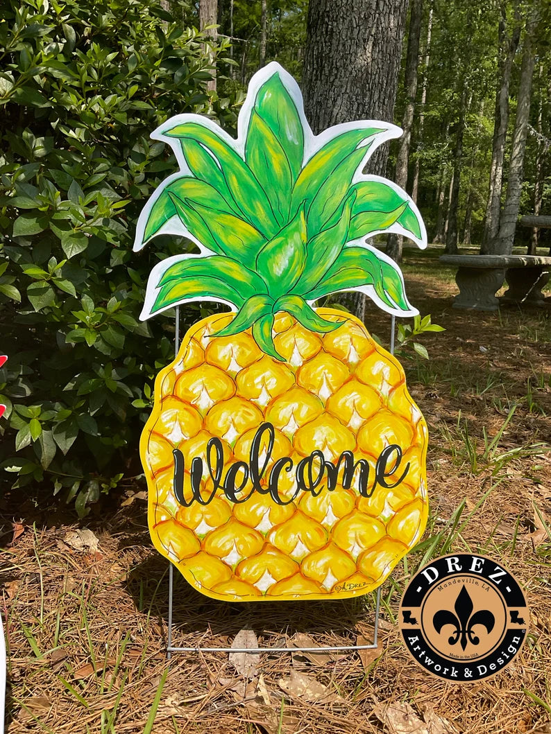 Pineapple Welcome Yard Stake